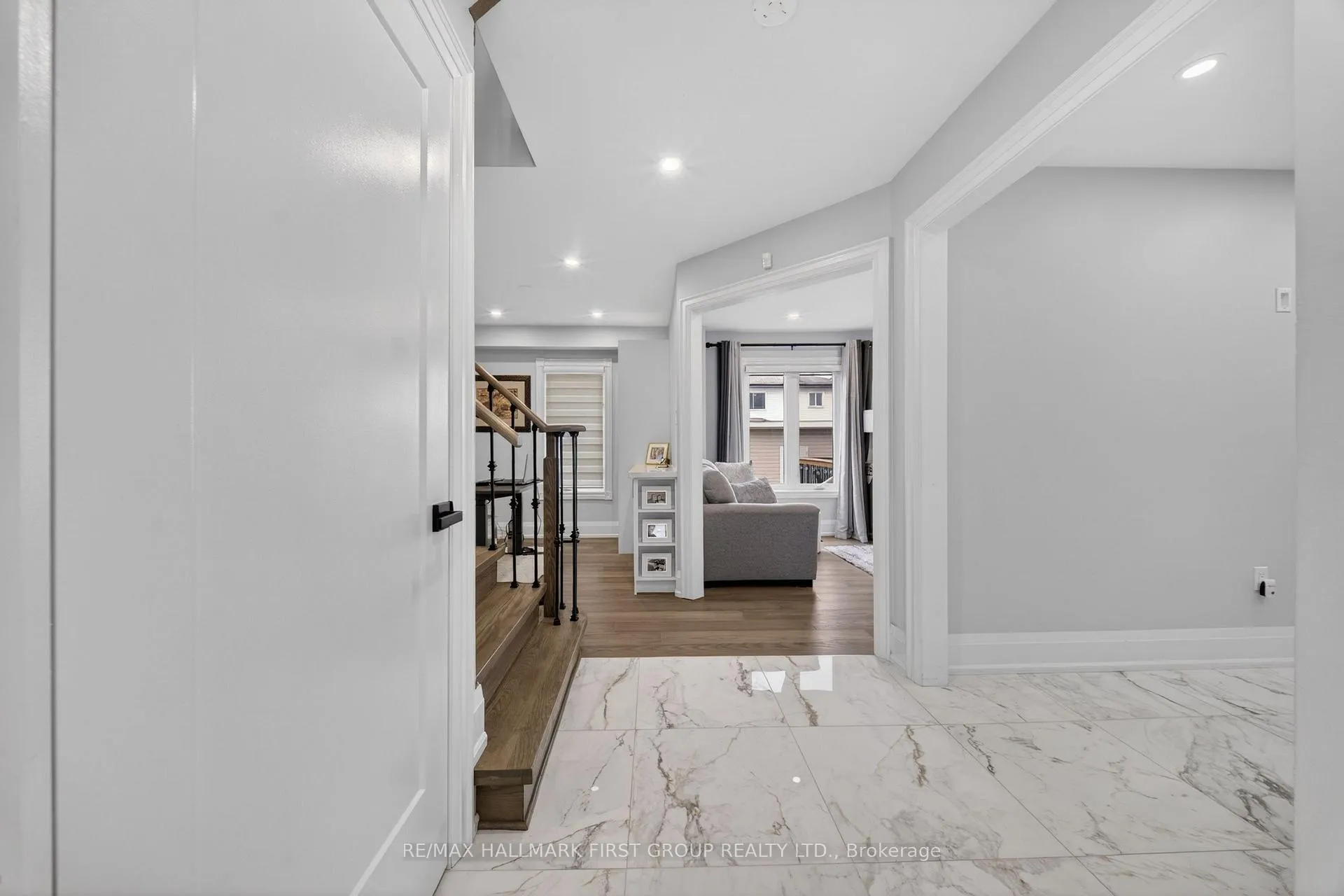 Photo 7 of 166 Wright Crescent, Ajax, Central — HOMEH