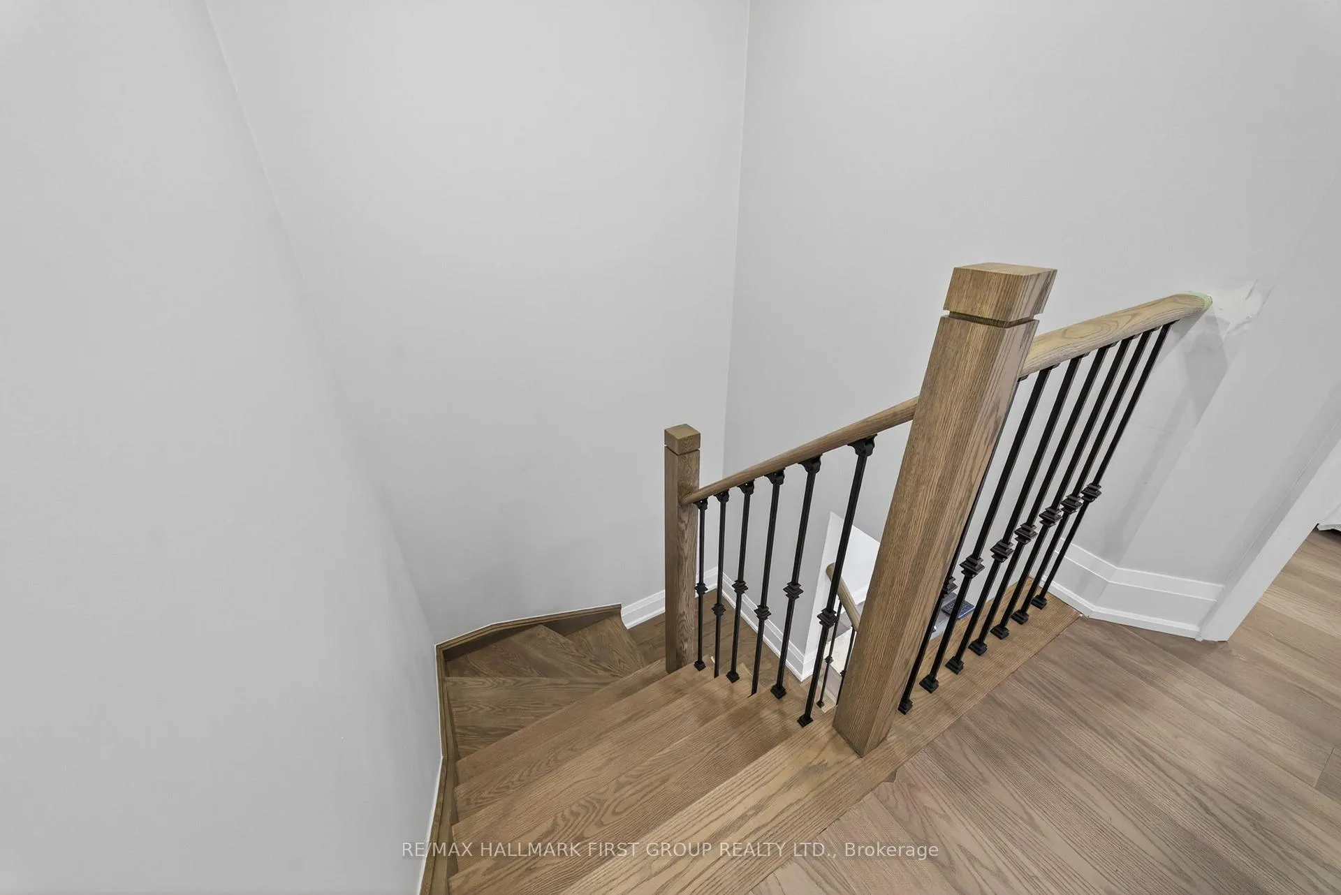 Photo 21 of 166 Wright Crescent, Ajax, Central — HOMEH
