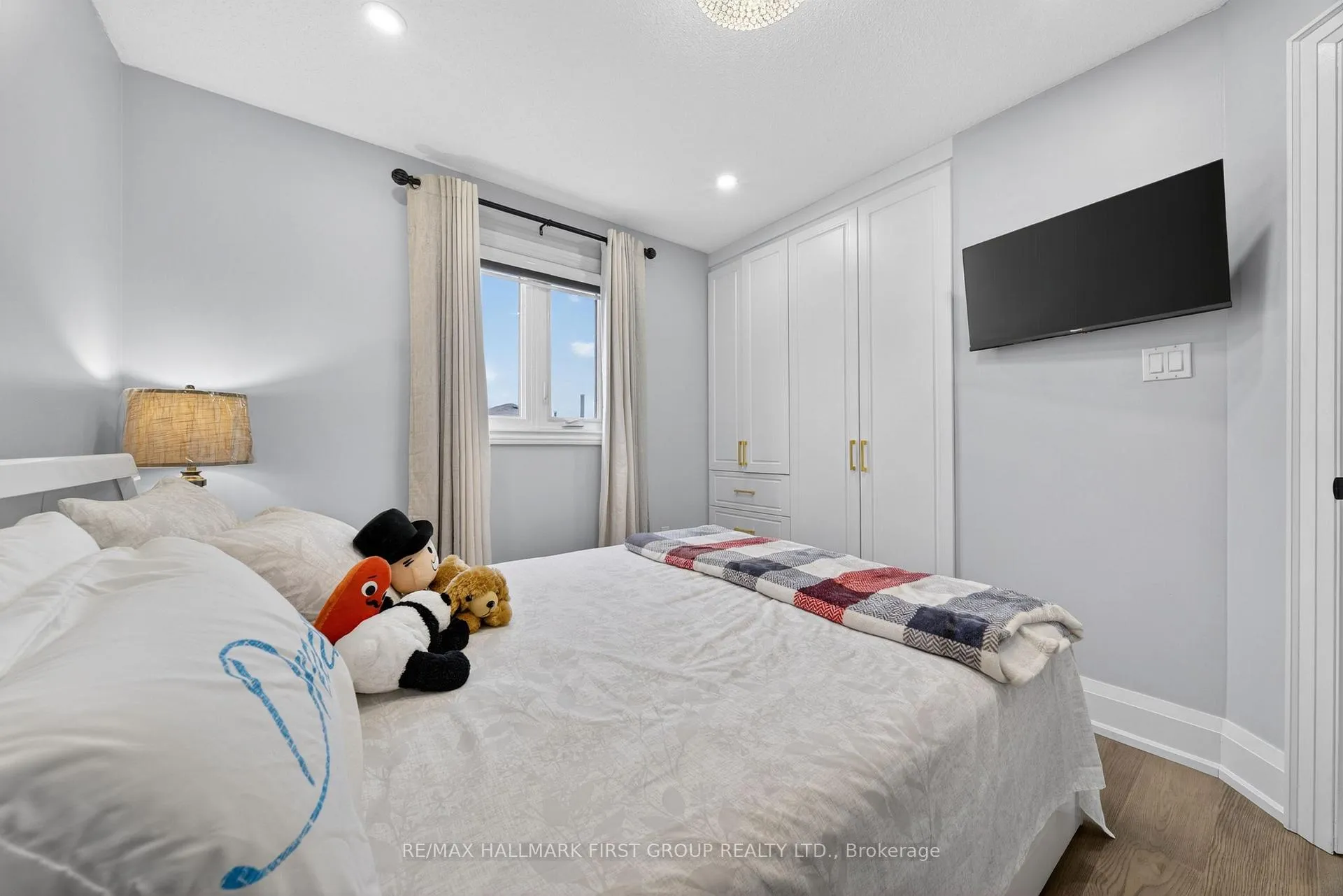 Photo 23 of 166 Wright Crescent, Ajax, Central — HOMEH