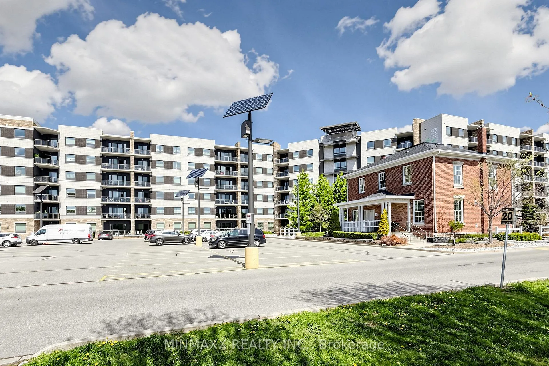 Photo 4 of Unit 617, 33 Whitmer Street, Milton, Scott — HOMEH