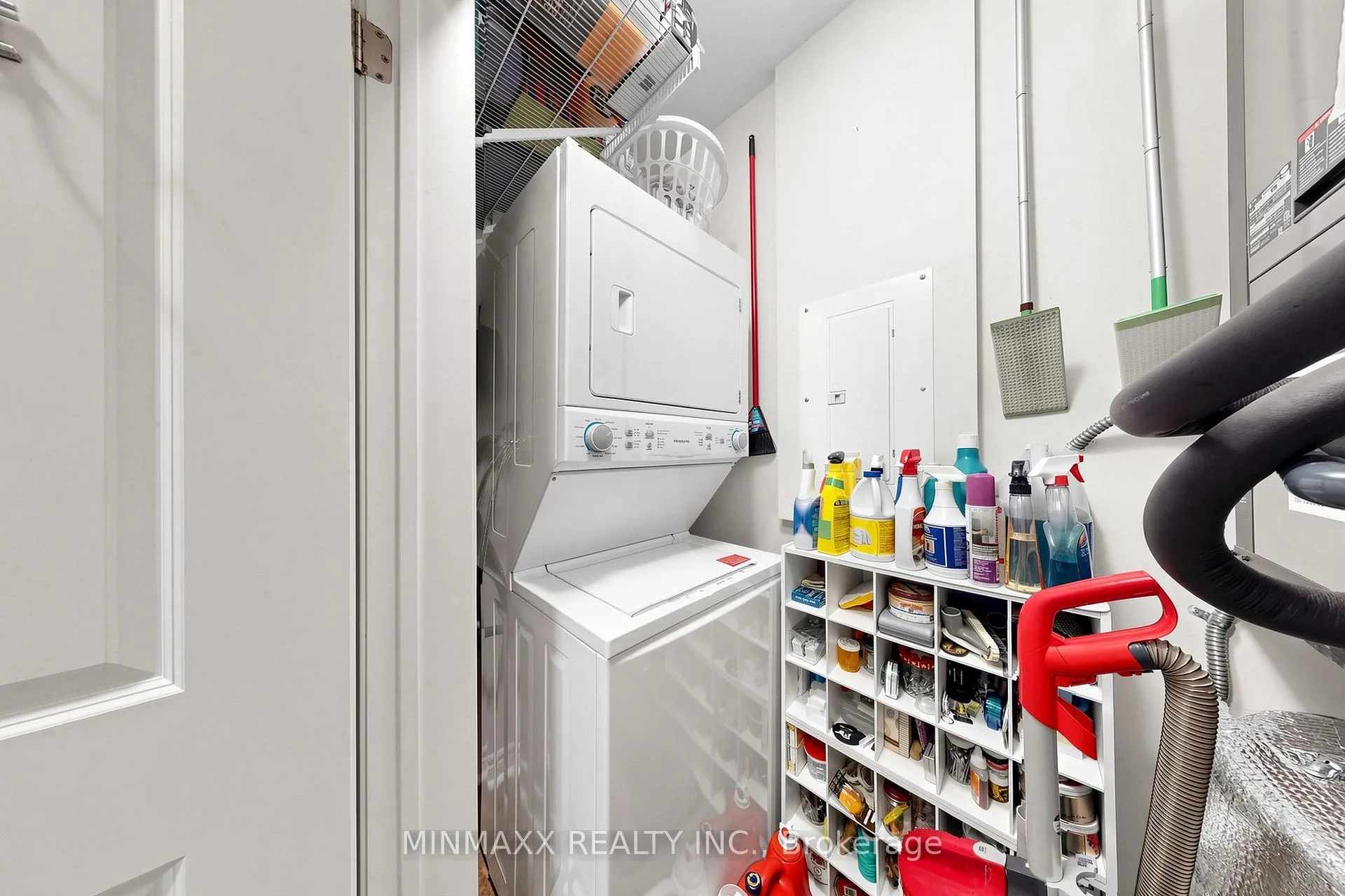Photo 33 of Unit 617, 33 Whitmer Street, Milton, Scott — HOMEH