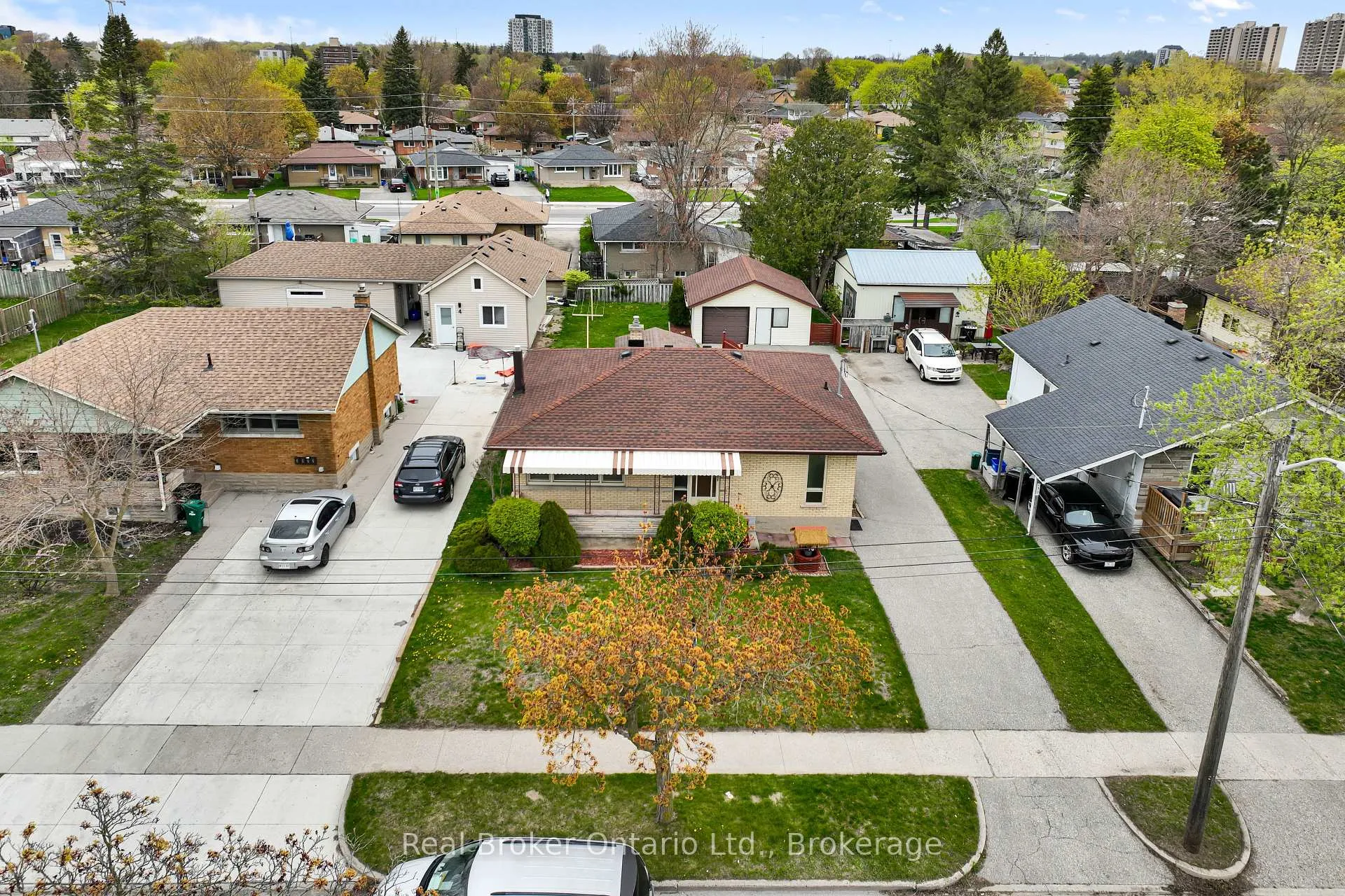 Photo 2 of 144 Byron Avenue, Kitchener — HOMEH