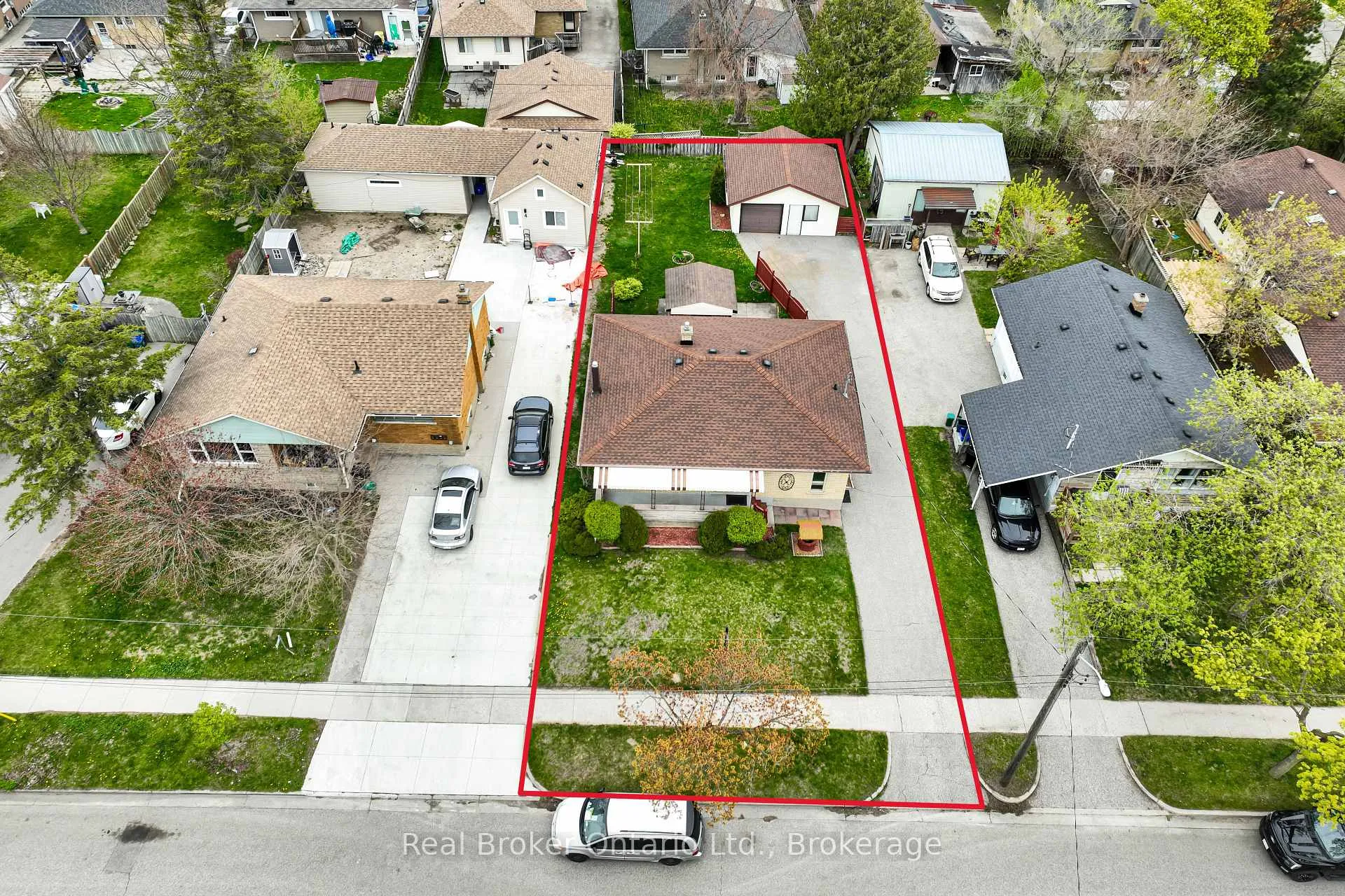 Photo 3 of 144 Byron Avenue, Kitchener — HOMEH