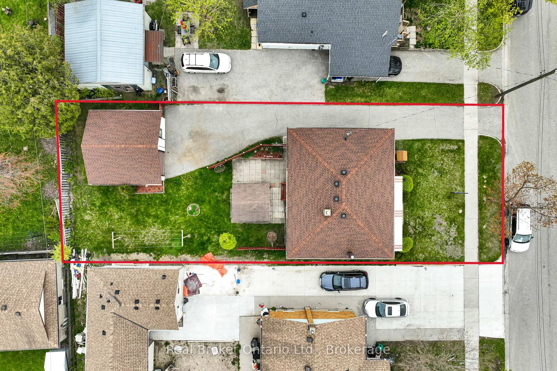 Photo 4 of 144 Byron Avenue, Kitchener — HOMEH