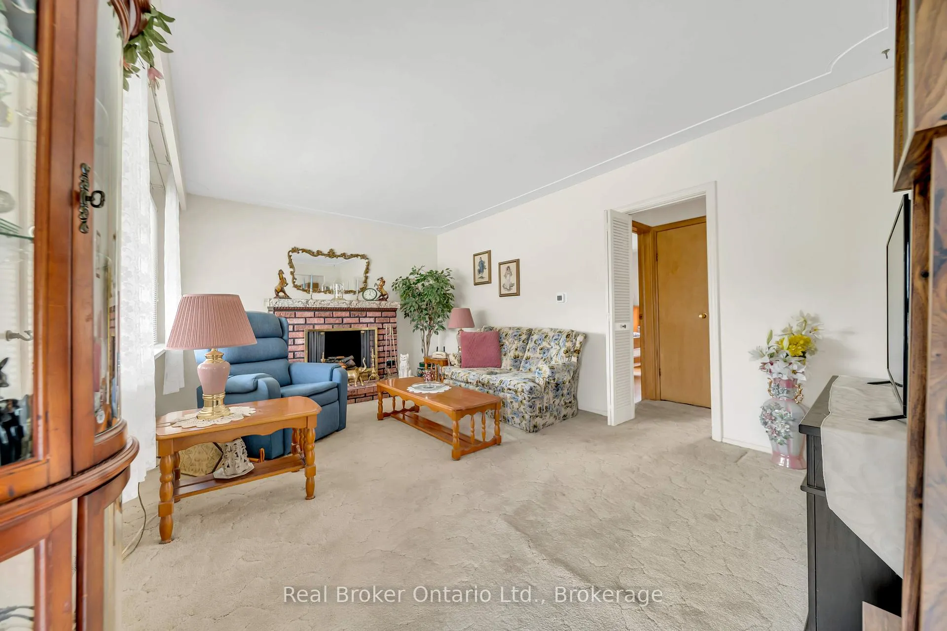 Photo 9 of 144 Byron Avenue, Kitchener — HOMEH
