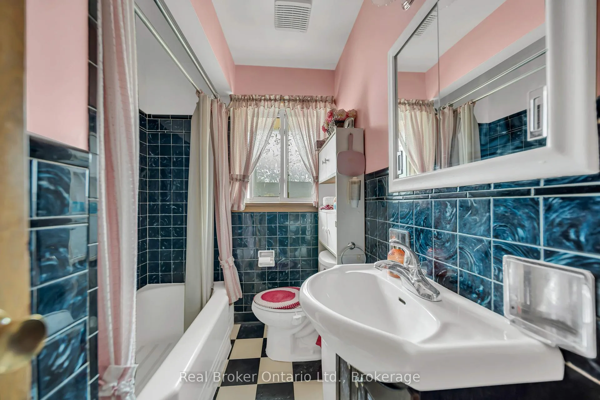 Photo 24 of 144 Byron Avenue, Kitchener — HOMEH