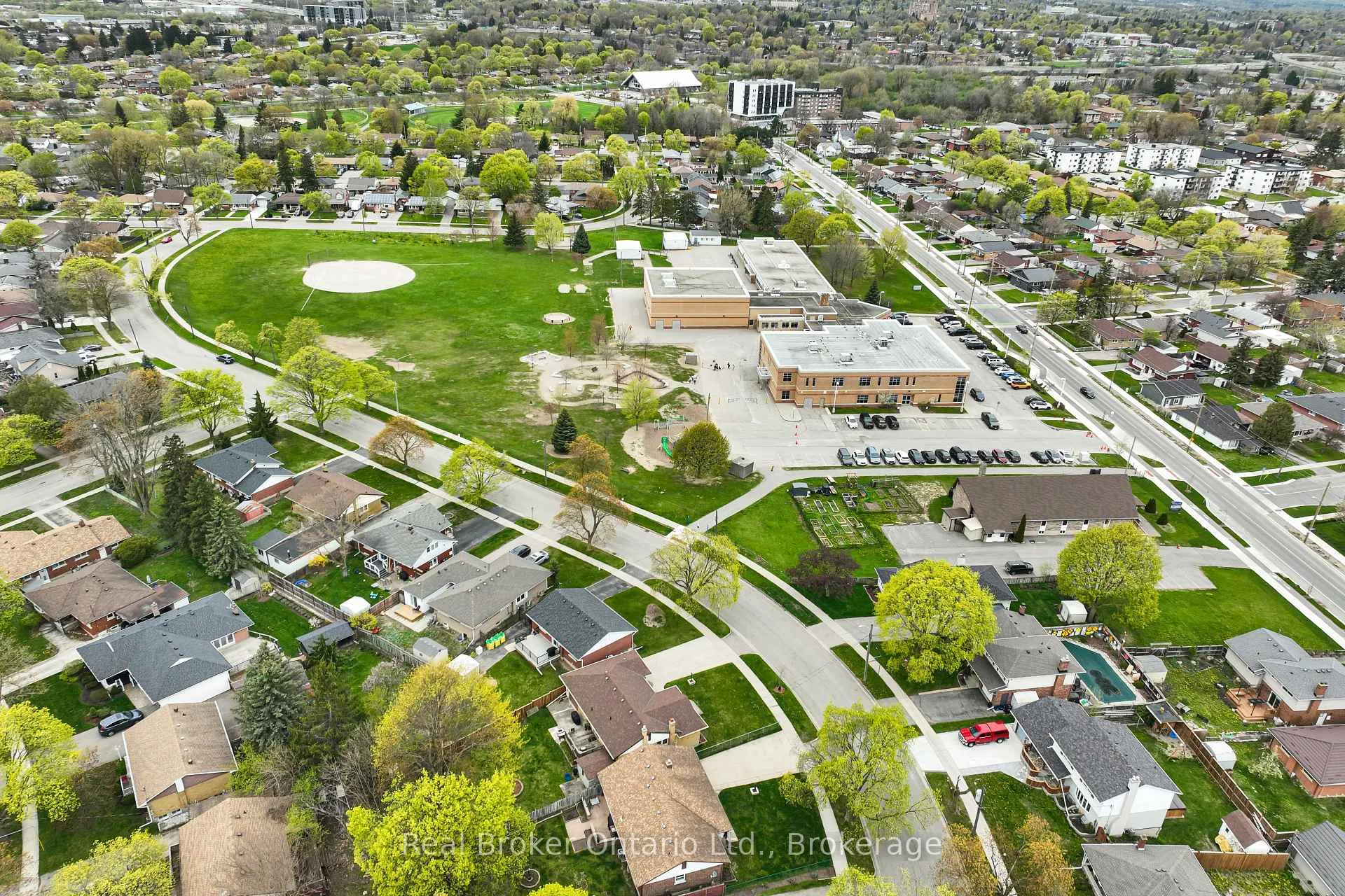Photo 42 of 144 Byron Avenue, Kitchener — HOMEH