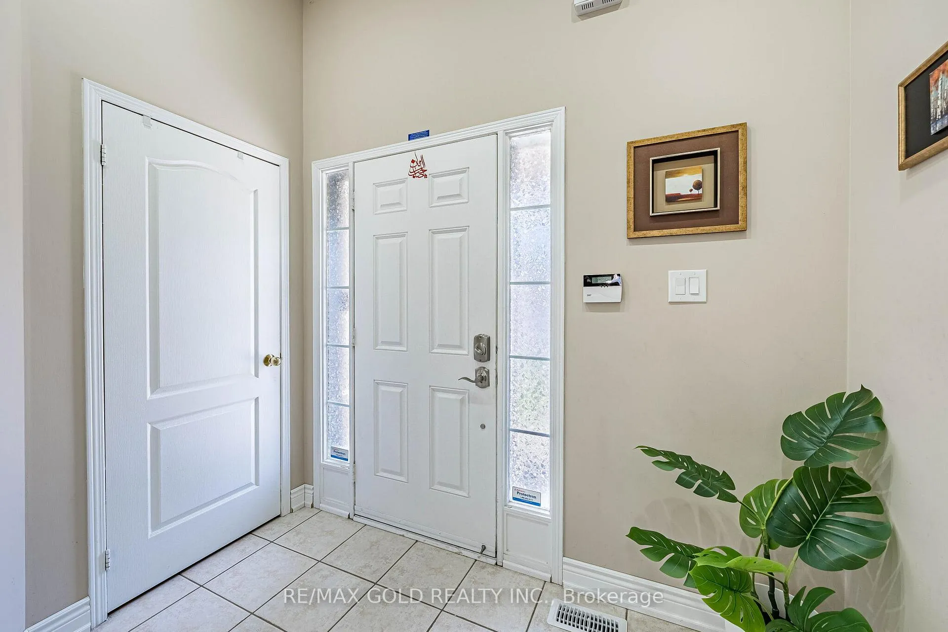 Photo 4 of 40 Hollingsworth Circle, Brampton, Fletcher's Meadow — HOMEH