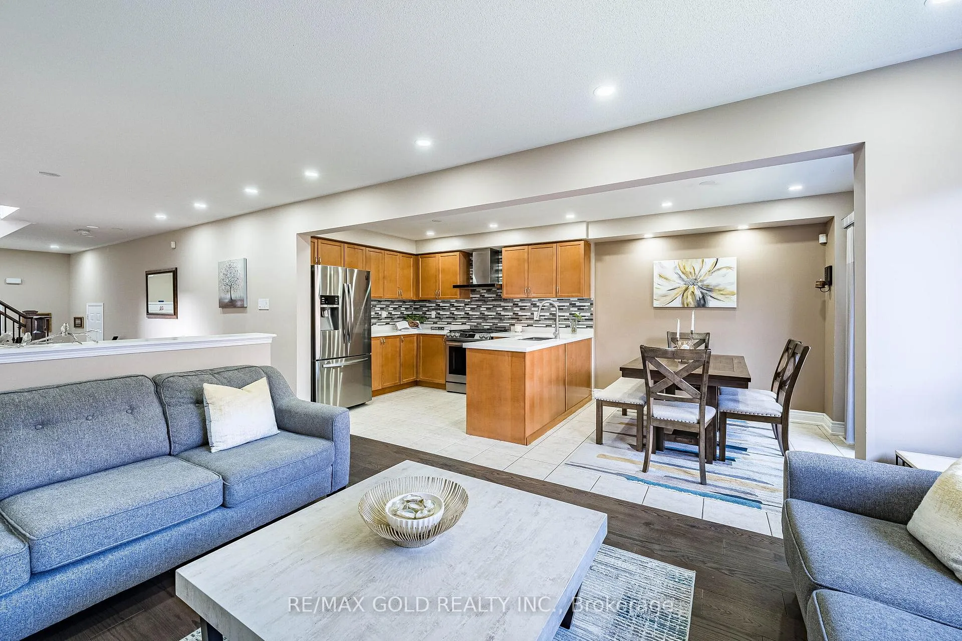 Photo 13 of 40 Hollingsworth Circle, Brampton, Fletcher's Meadow — HOMEH