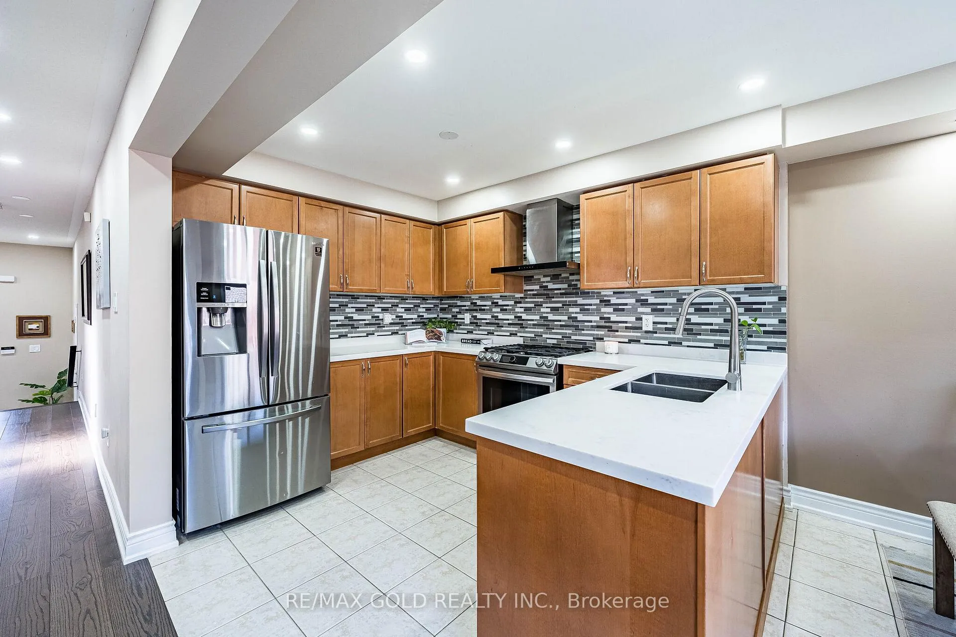 Photo 15 of 40 Hollingsworth Circle, Brampton, Fletcher's Meadow — HOMEH