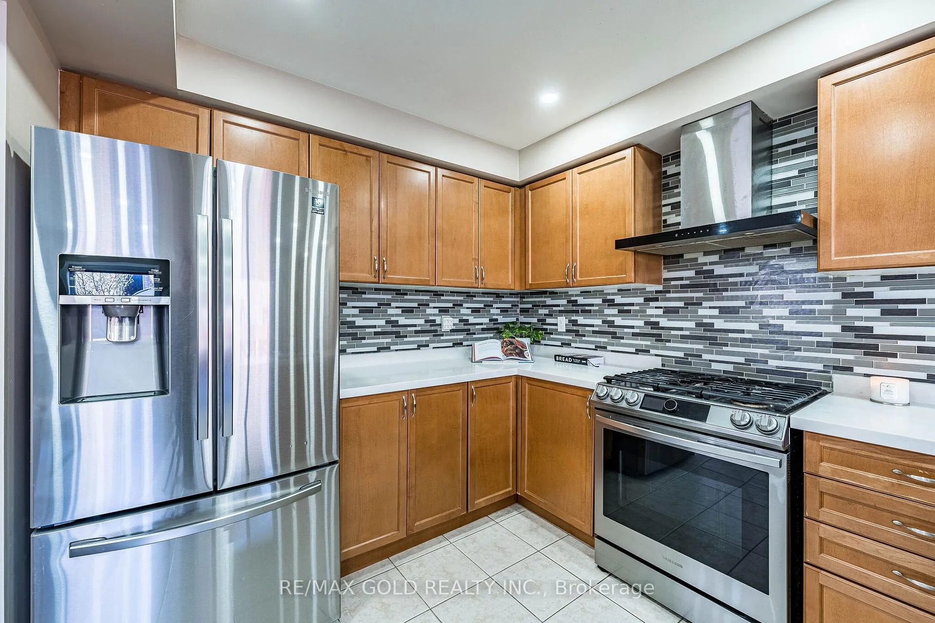 Photo 18 of 40 Hollingsworth Circle, Brampton, Fletcher's Meadow — HOMEH