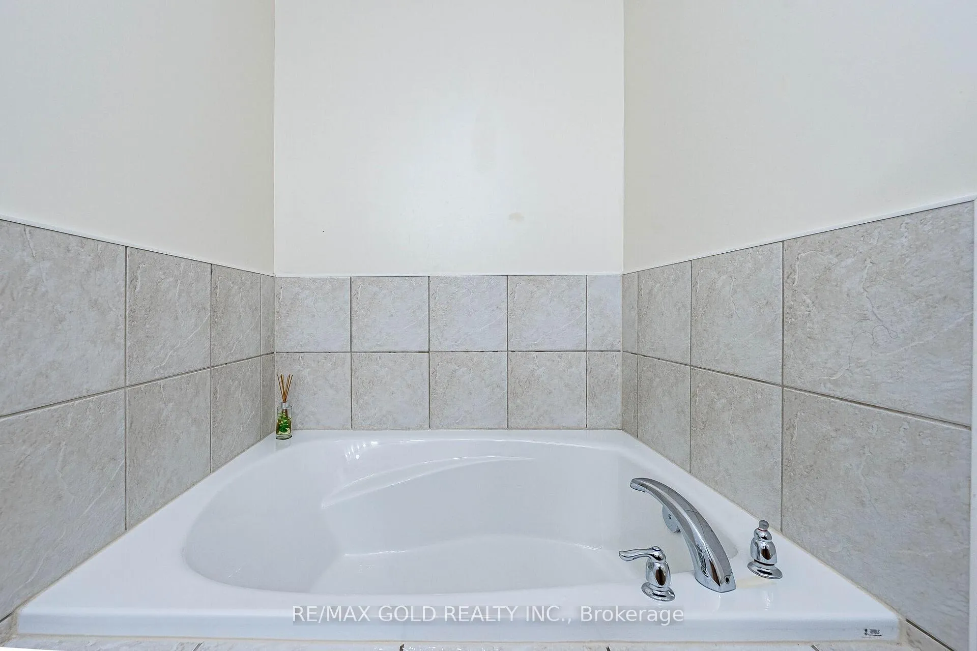 Photo 26 of 40 Hollingsworth Circle, Brampton, Fletcher's Meadow — HOMEH