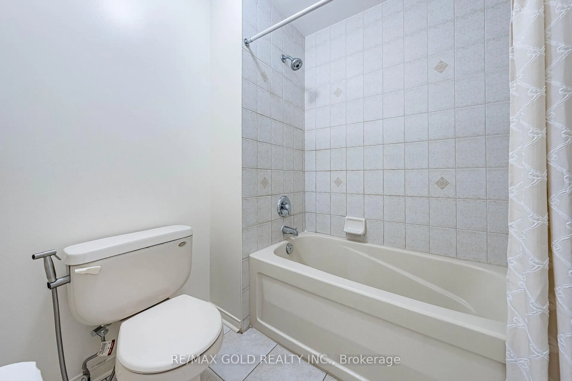 Photo 35 of 40 Hollingsworth Circle, Brampton, Fletcher's Meadow — HOMEH