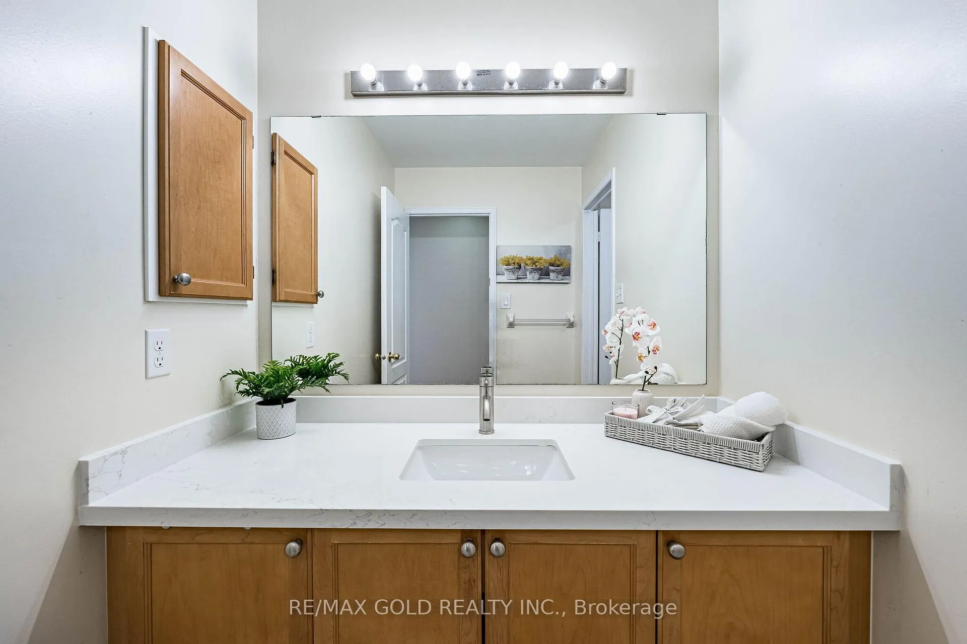 Photo 37 of 40 Hollingsworth Circle, Brampton, Fletcher's Meadow — HOMEH