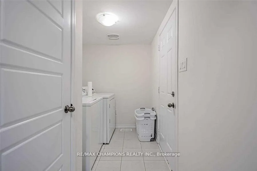 Photo 10 of 7732 White Pine Crescent, Niagara Falls, Brown — HOMEH