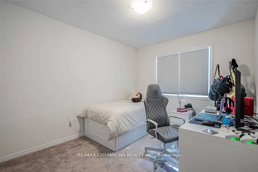Photo 16 of 7732 White Pine Crescent, Niagara Falls, Brown — HOMEH