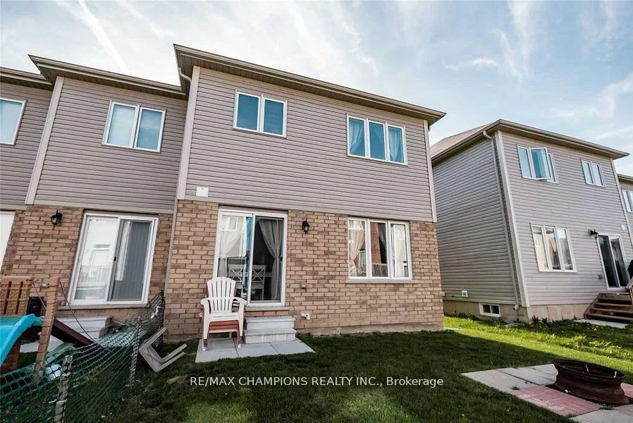Photo 22 of 7732 White Pine Crescent, Niagara Falls, Brown — HOMEH