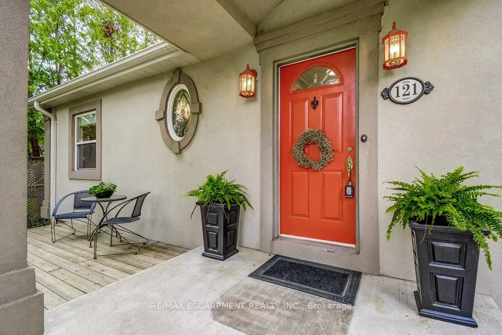 Photo 4 of 121 Elgin Street, Hamilton, Waterdown — HOMEH