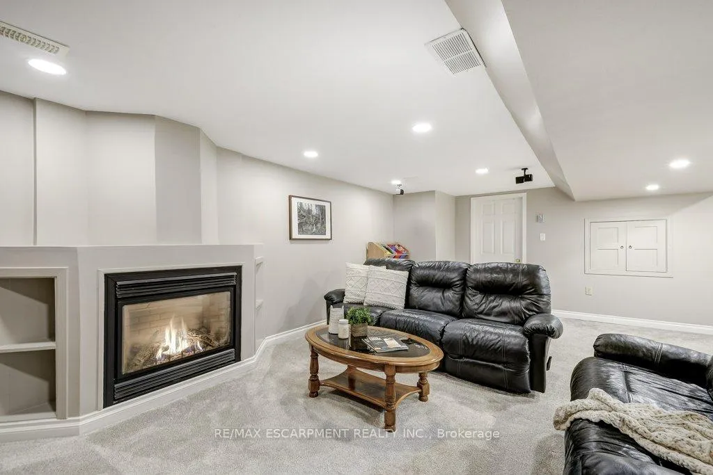 Photo 25 of 121 Elgin Street, Hamilton, Waterdown — HOMEH
