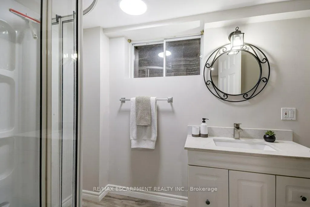 Photo 27 of 121 Elgin Street, Hamilton, Waterdown — HOMEH