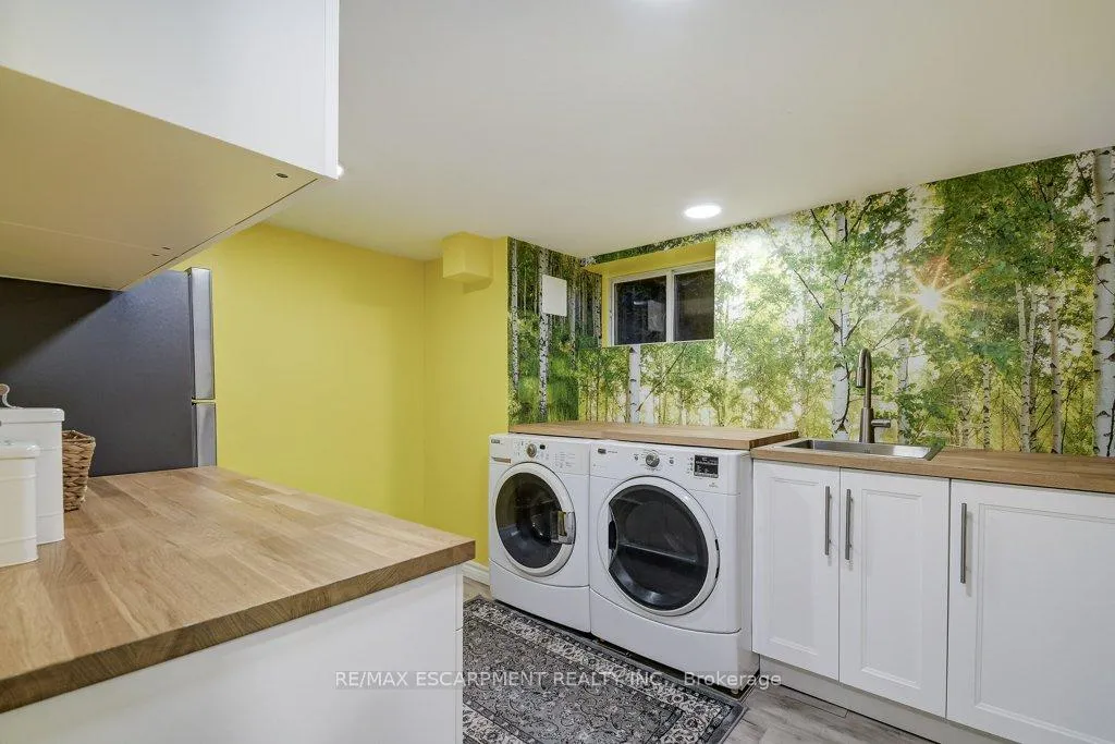 Photo 29 of 121 Elgin Street, Hamilton, Waterdown — HOMEH