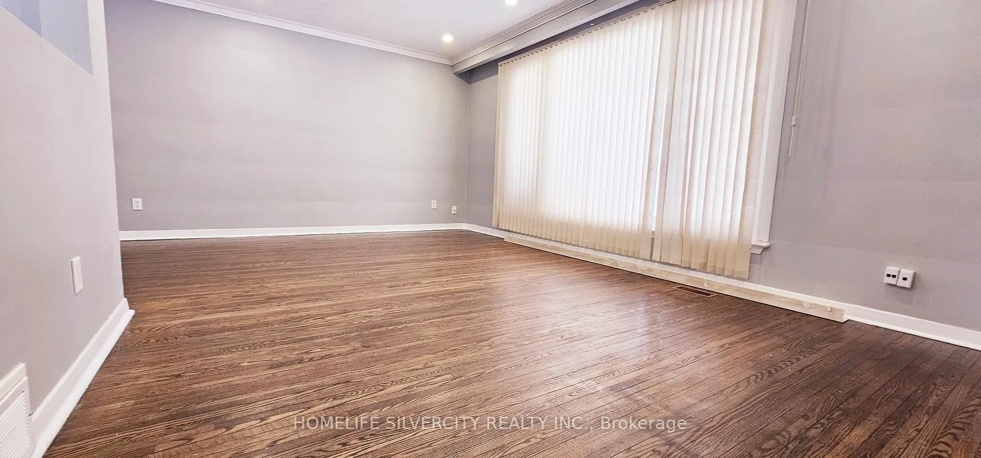 Photo 4 of Unit Upper, 31 Windermere Court, Brampton, Northwood Park — HOMEH