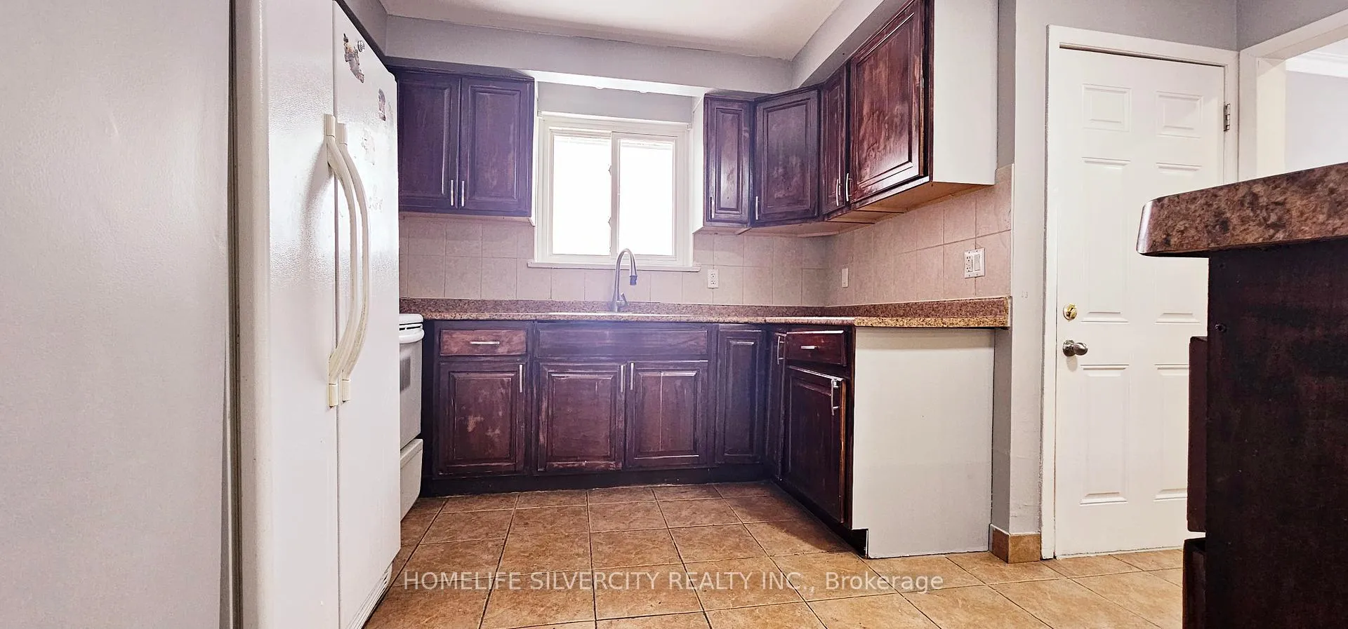 Photo 9 of Unit Upper, 31 Windermere Court, Brampton, Northwood Park — HOMEH
