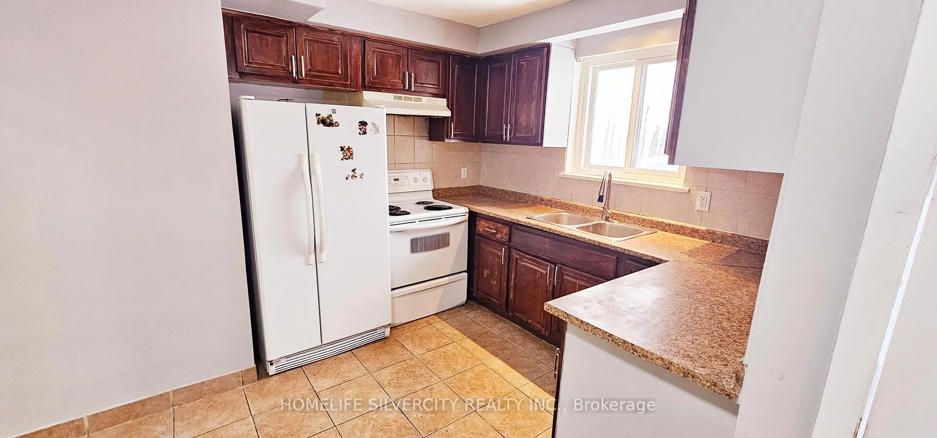 Photo 12 of Unit Upper, 31 Windermere Court, Brampton, Northwood Park — HOMEH