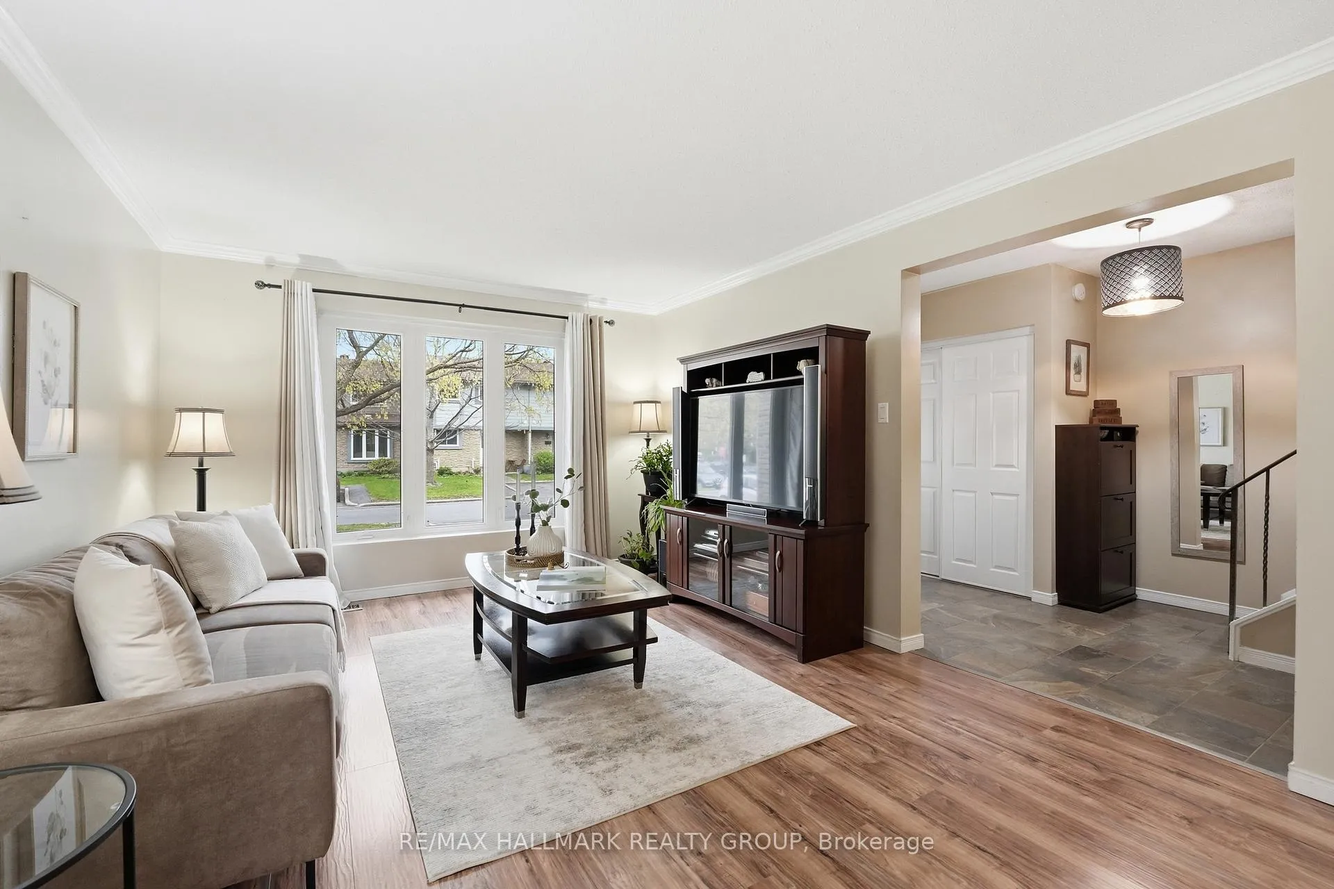 Photo 3 of Unit 59, 2336 Orient Park Drive, Ottawa, Blackburn Hamlet (South) — HOMEH