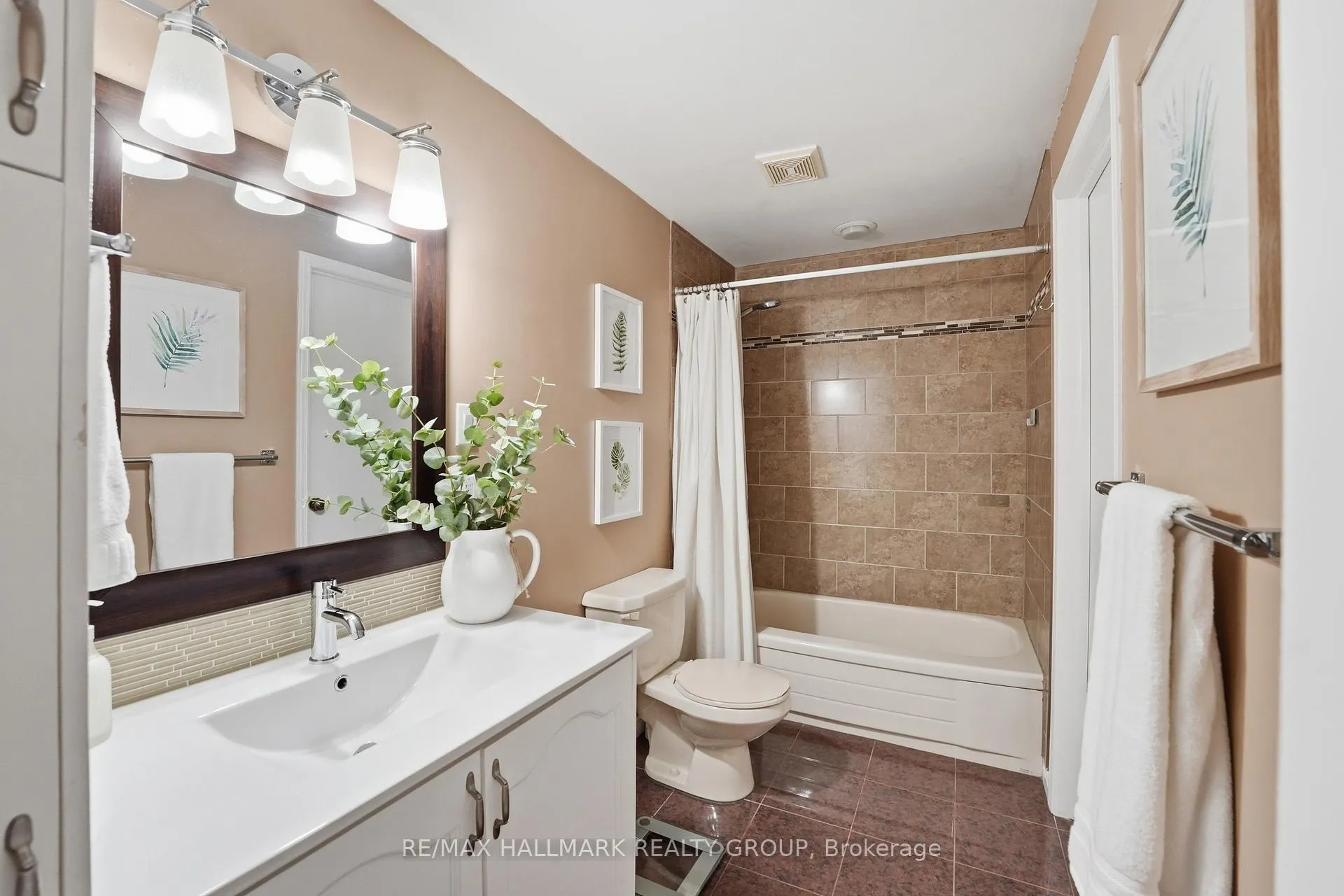 Photo 17 of Unit 59, 2336 Orient Park Drive, Ottawa, Blackburn Hamlet (South) — HOMEH