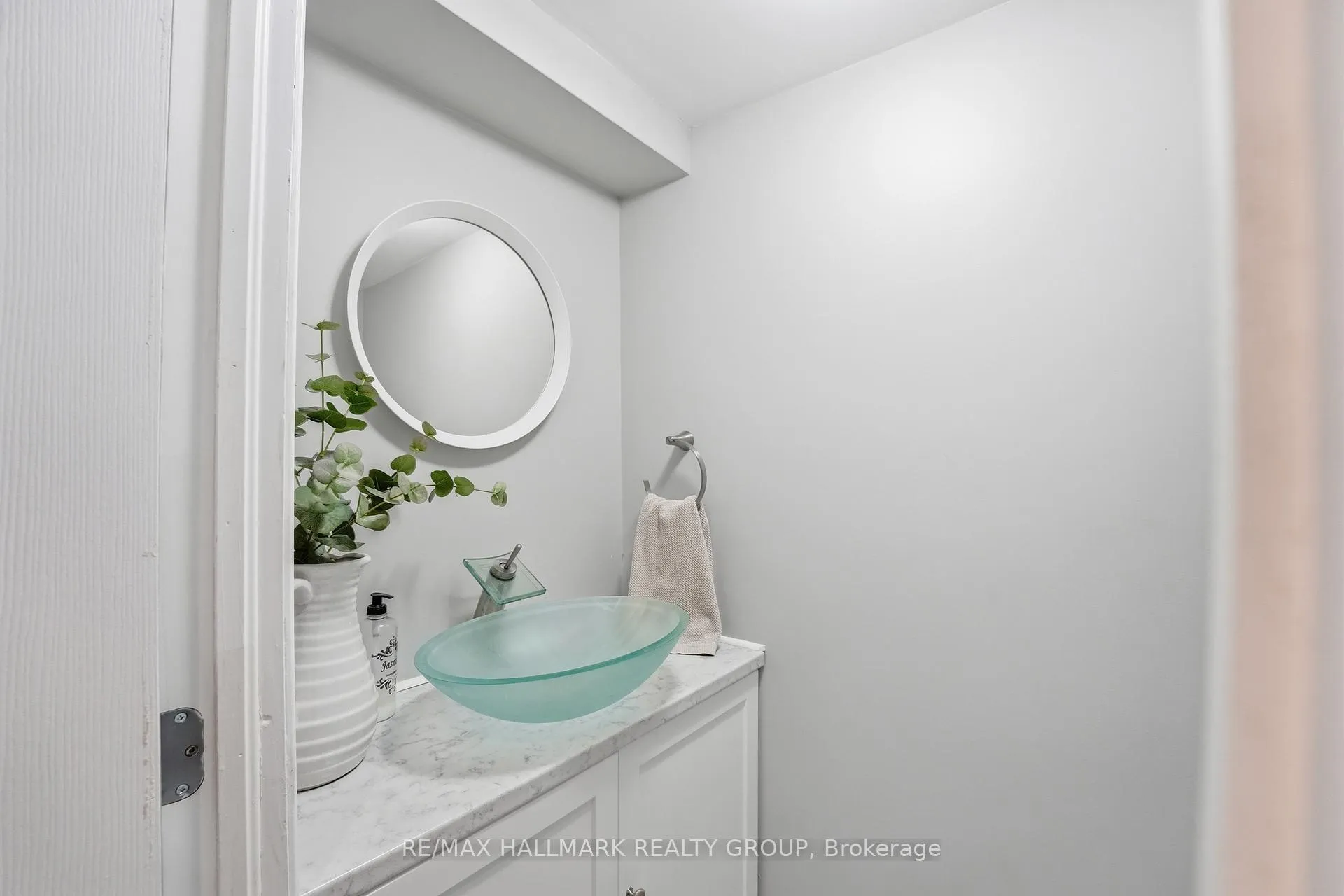 Photo 27 of Unit 59, 2336 Orient Park Drive, Ottawa, Blackburn Hamlet (South) — HOMEH