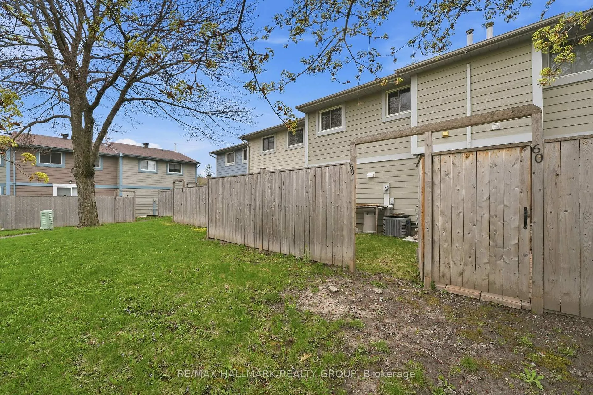 Photo 29 of Unit 59, 2336 Orient Park Drive, Ottawa, Blackburn Hamlet (South) — HOMEH