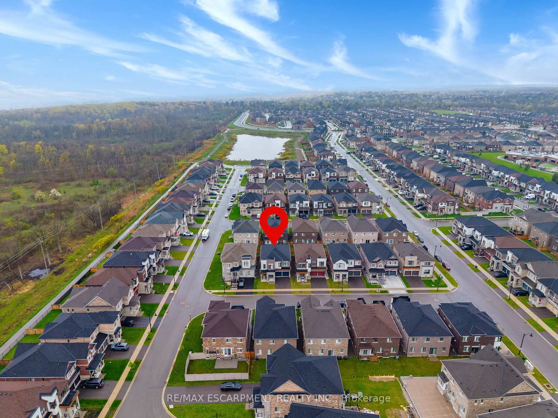 Photo 2 of 20 Zimmerman Gardens, Hamilton, Waterdown — HOMEH
