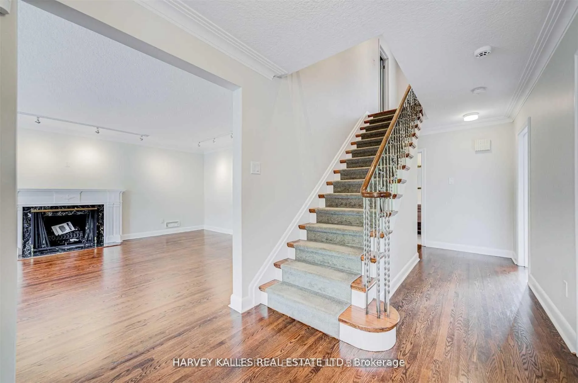 Photo 2 of 209 Lytton Boulevard, Toronto, Lawrence Park South — HOMEH