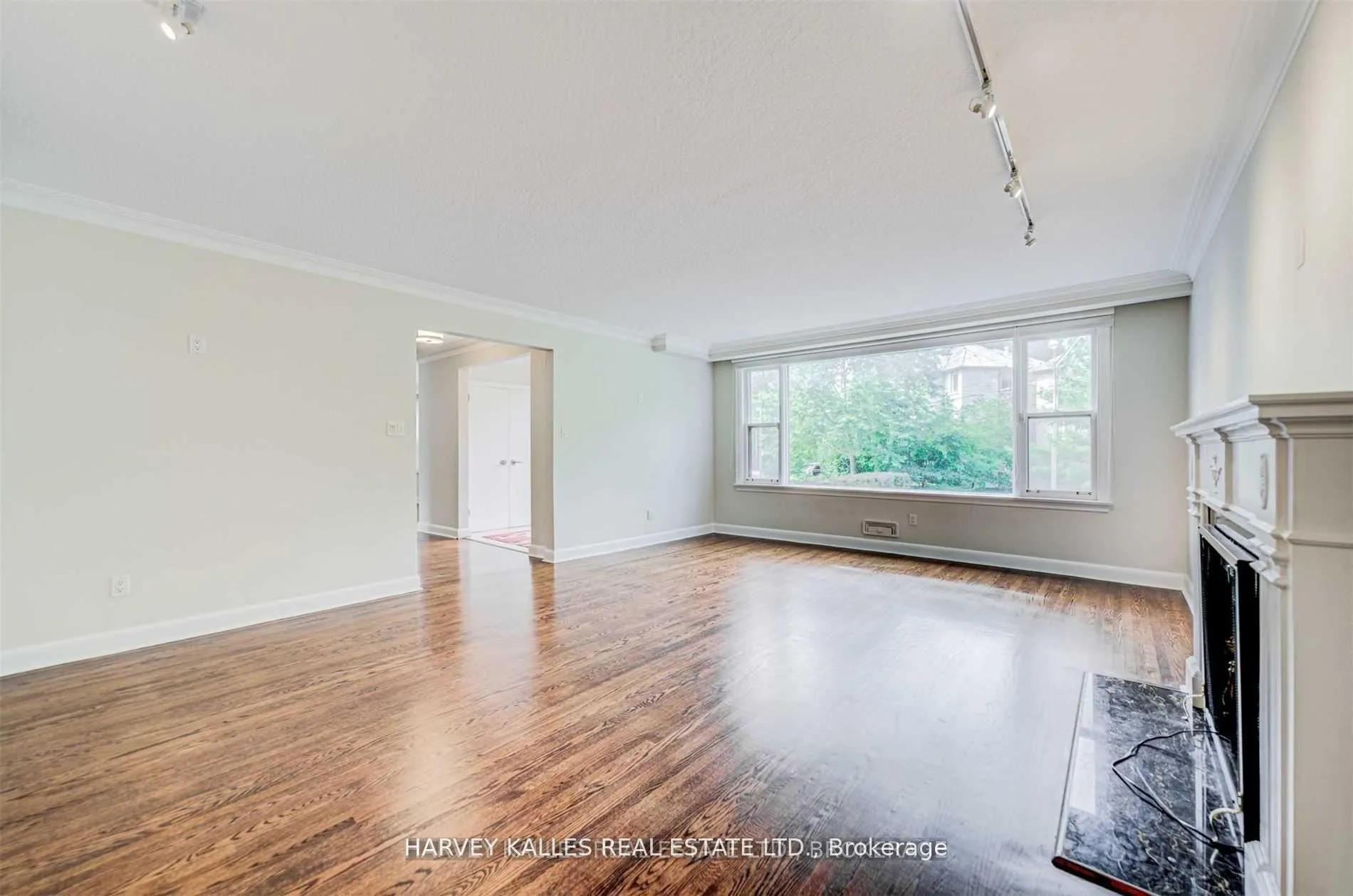 Photo 3 of 209 Lytton Boulevard, Toronto, Lawrence Park South — HOMEH