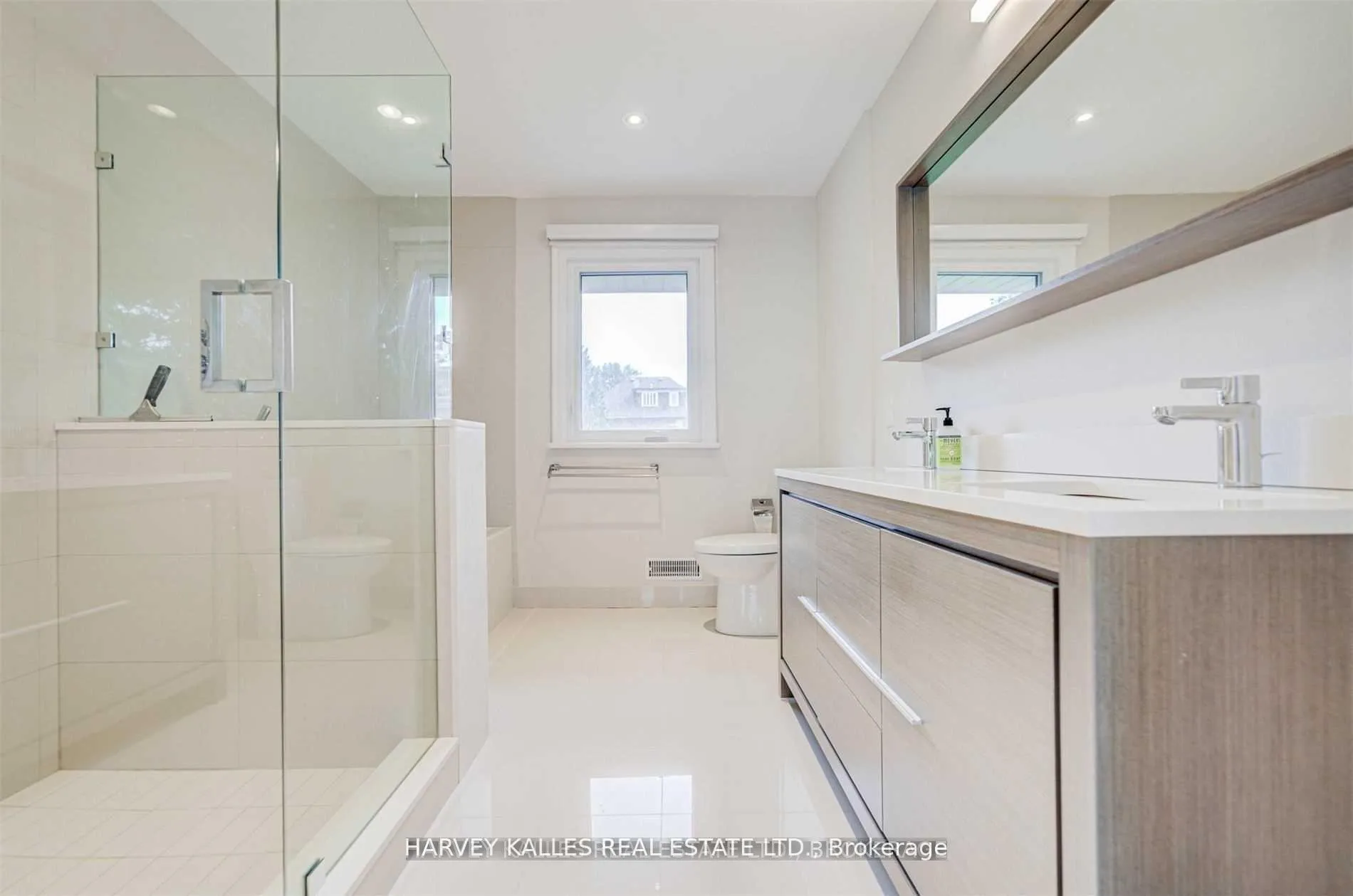 Photo 15 of 209 Lytton Boulevard, Toronto, Lawrence Park South — HOMEH