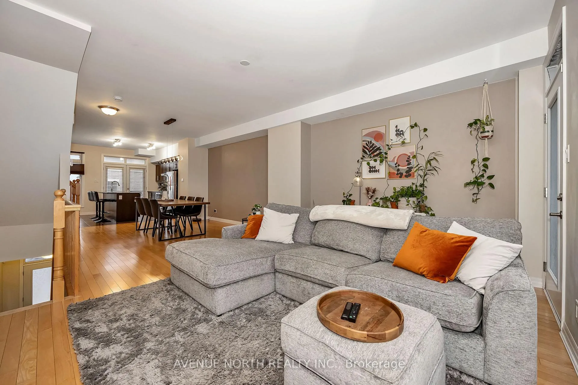 Photo 6 of 120 Lionel Private, Ottawa, Springridge/East Village — HOMEH