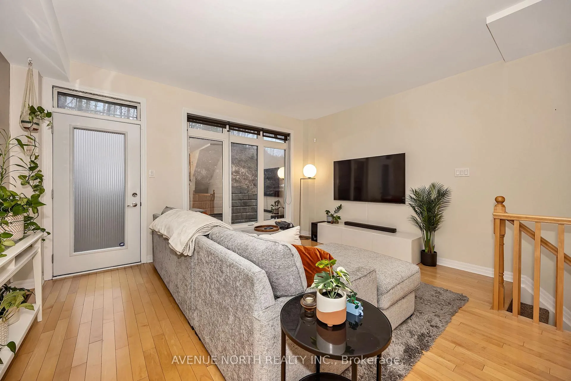 Photo 7 of 120 Lionel Private, Ottawa, Springridge/East Village — HOMEH
