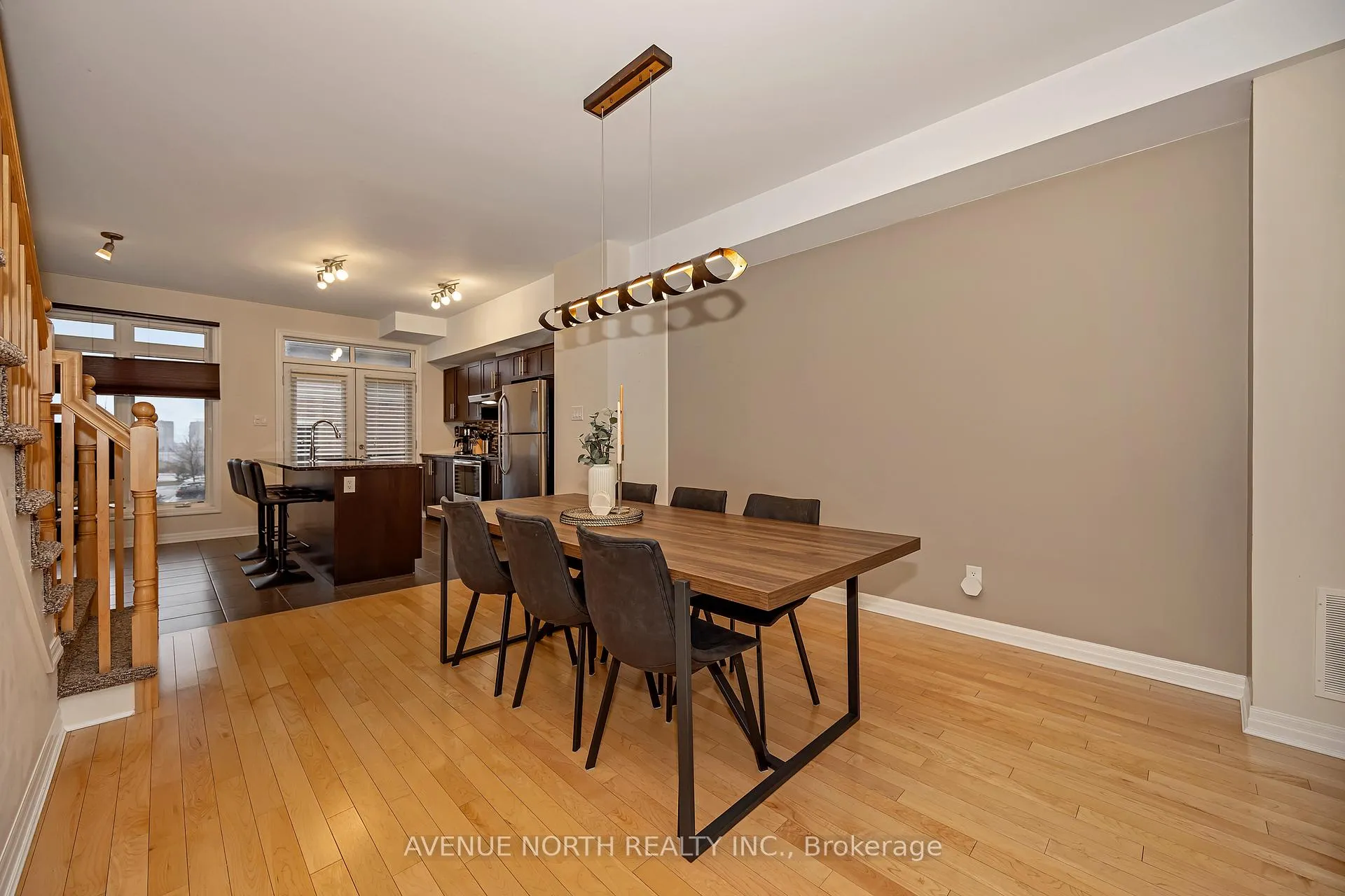 Photo 10 of 120 Lionel Private, Ottawa, Springridge/East Village — HOMEH
