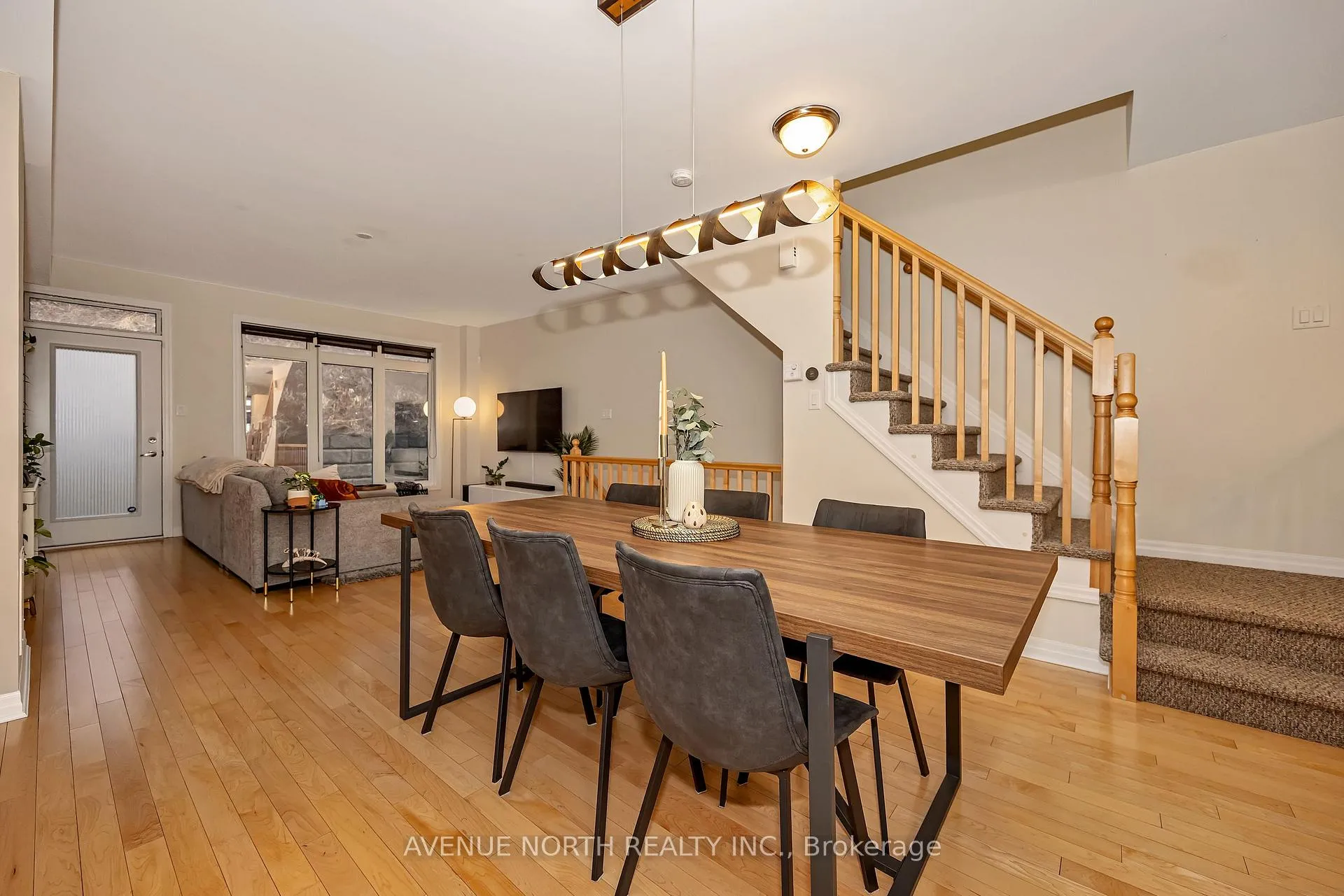 Photo 12 of 120 Lionel Private, Ottawa, Springridge/East Village — HOMEH