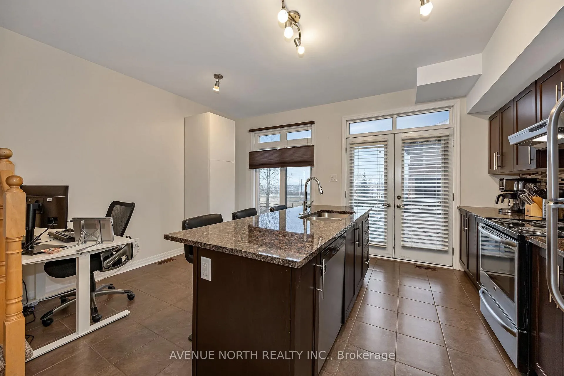 Photo 13 of 120 Lionel Private, Ottawa, Springridge/East Village — HOMEH