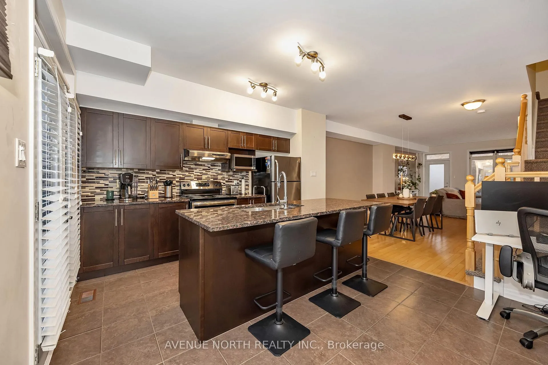 Photo 16 of 120 Lionel Private, Ottawa, Springridge/East Village — HOMEH