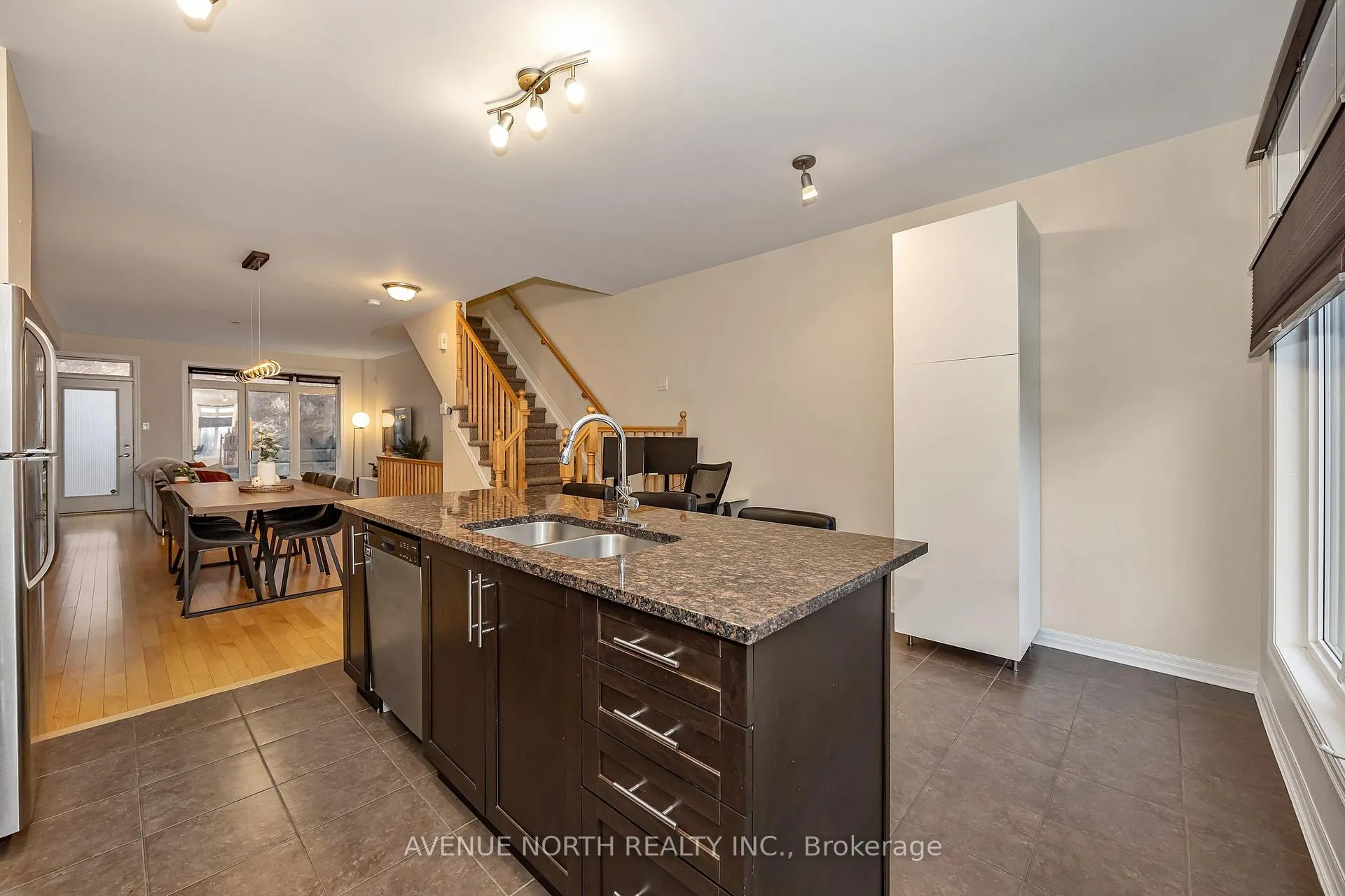 Photo 17 of 120 Lionel Private, Ottawa, Springridge/East Village — HOMEH