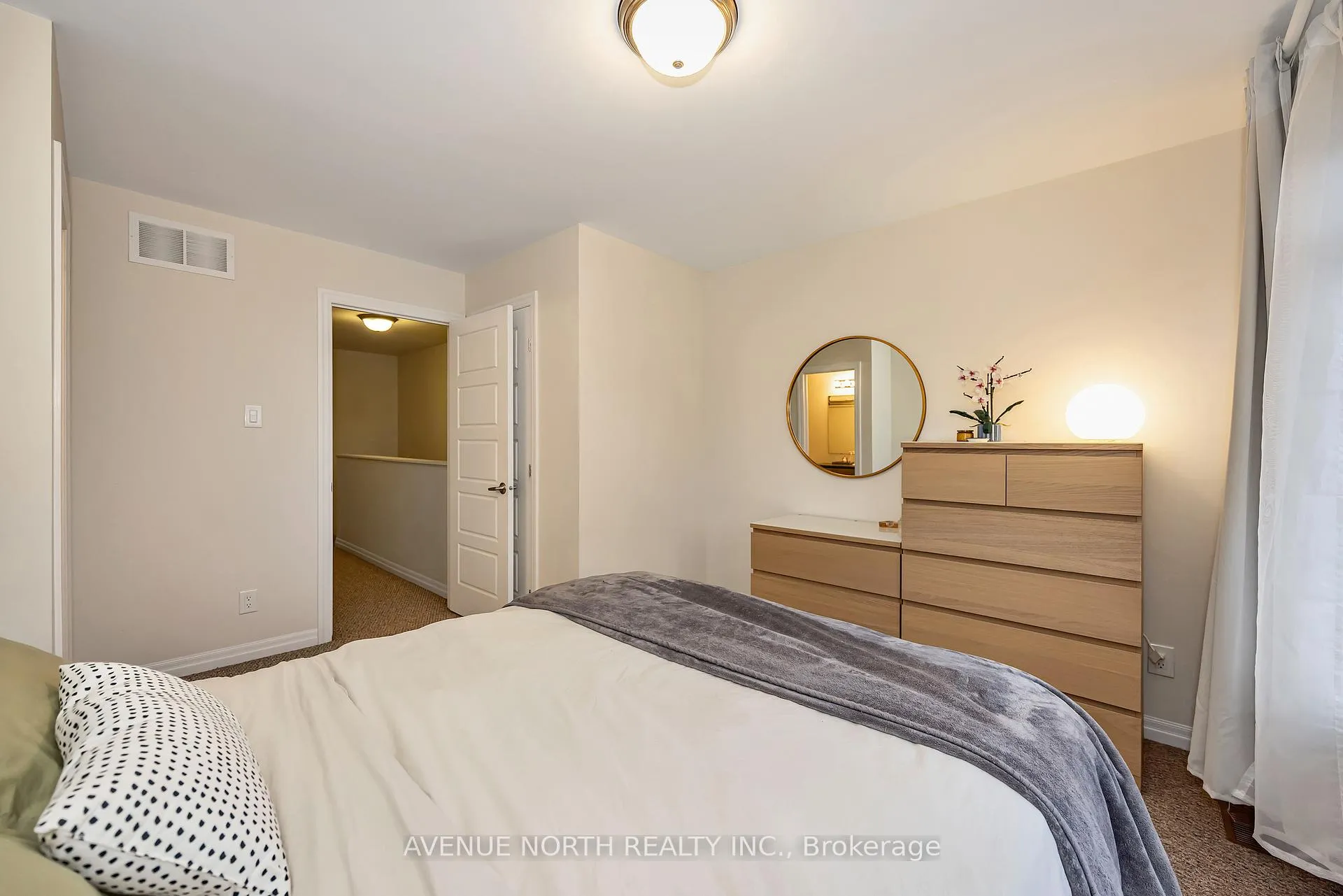 Photo 28 of 120 Lionel Private, Ottawa, Springridge/East Village — HOMEH