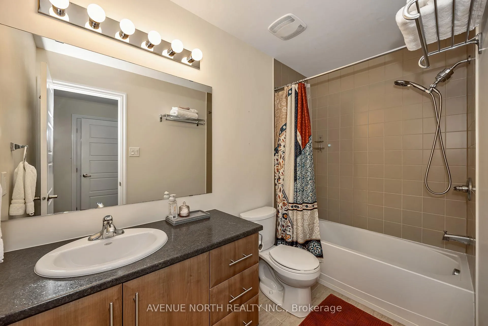 Photo 29 of 120 Lionel Private, Ottawa, Springridge/East Village — HOMEH