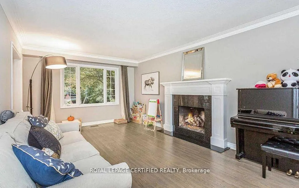 Photo 5 of 1466 Seagram Avenue, Oakville, Southwest — HOMEH