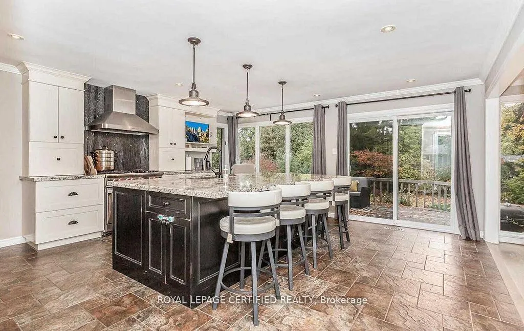 Photo 9 of 1466 Seagram Avenue, Oakville, Southwest — HOMEH