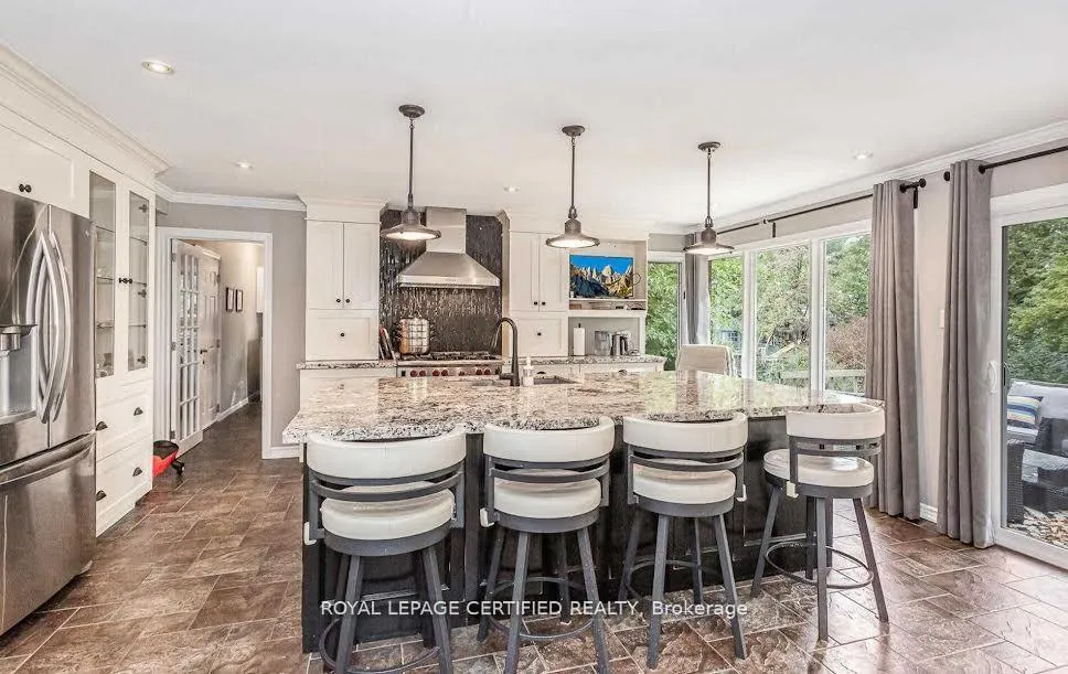 Photo 11 of 1466 Seagram Avenue, Oakville, Southwest — HOMEH