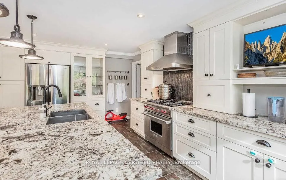 Photo 12 of 1466 Seagram Avenue, Oakville, Southwest — HOMEH