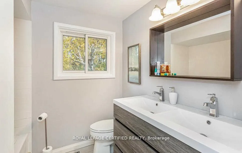 Photo 18 of 1466 Seagram Avenue, Oakville, Southwest — HOMEH